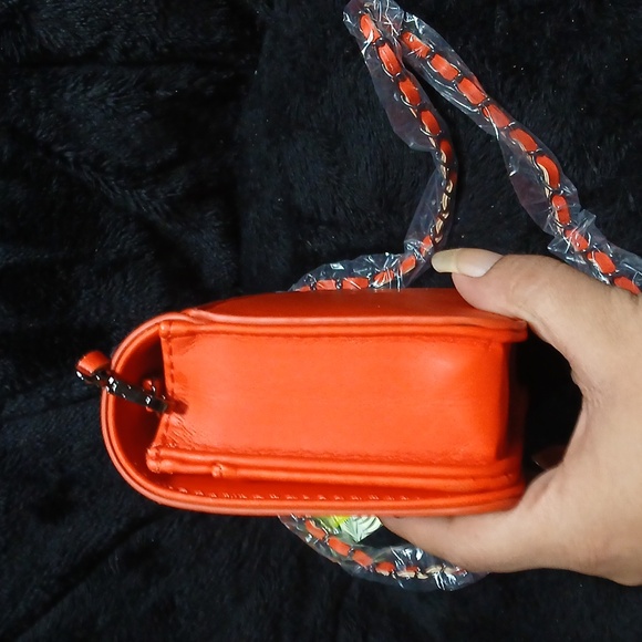 NWT Badgley Mischka orange crossbody - Picture 4 of 8